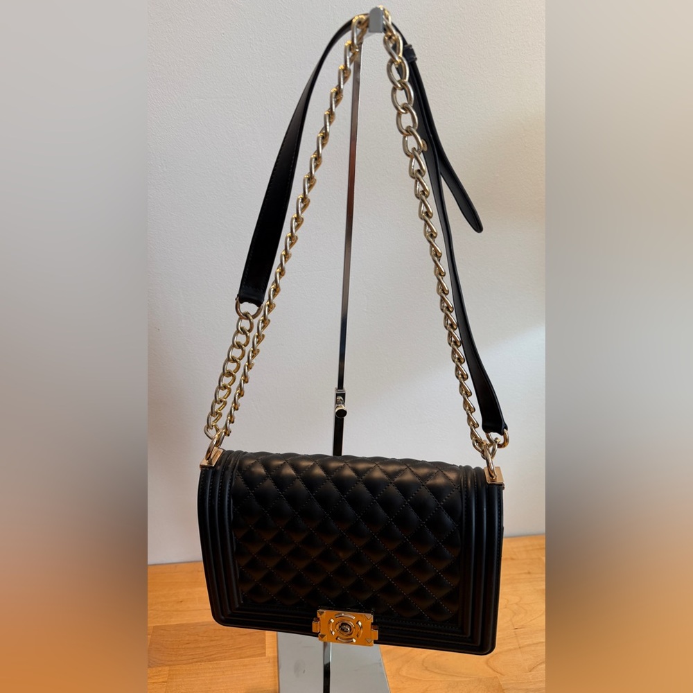 Windsor Black Crossbody Bag with Gold Chain